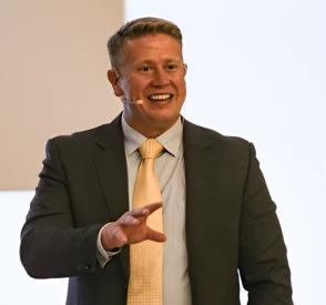 Peter Schneider